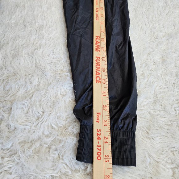 Adidas Climaproof Women's Black and Pink Floral Full Zip Track Running Jacket L - Picture 6 of 8